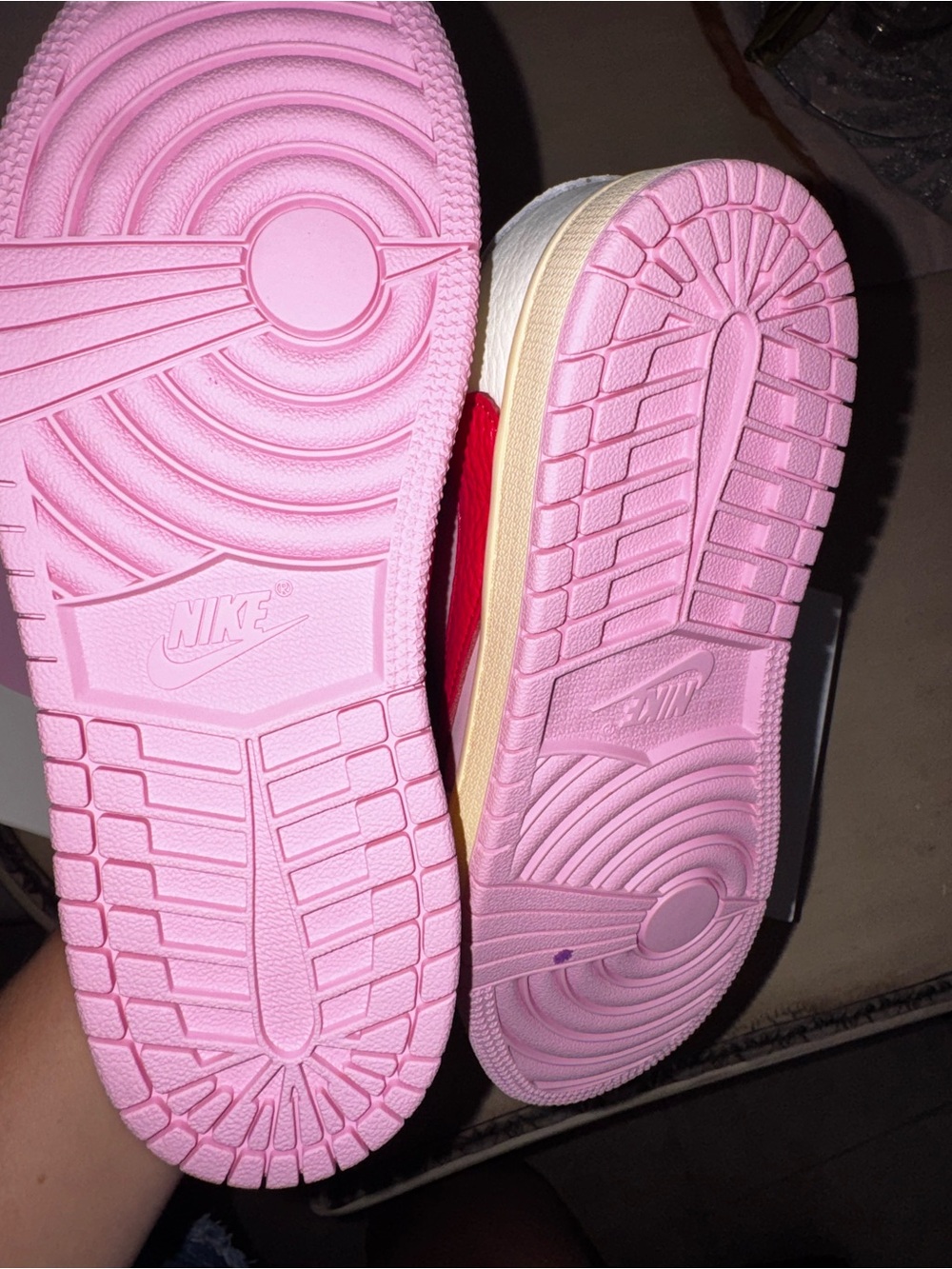 TRAVIS SCOTT 📣💕NIKE Kids Pink and Red Low-Top Sneakers - Picture 7 of 12